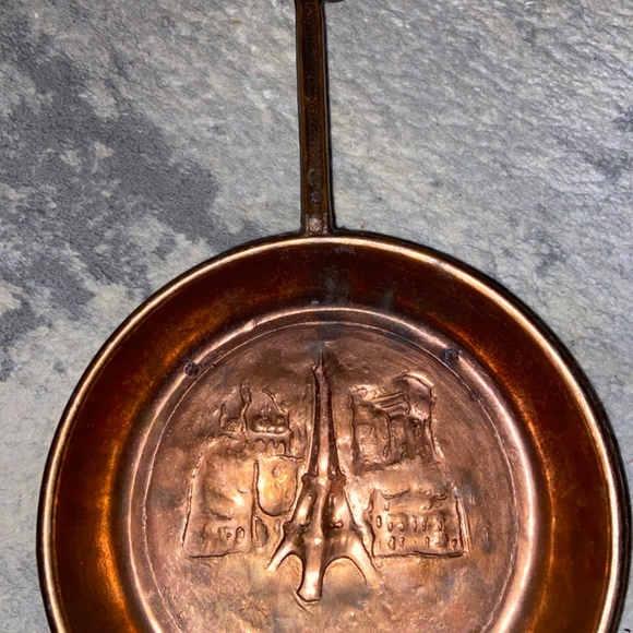 Vintage copper brass PARIS Hanging Plate. skillet - Picture 4 of 4